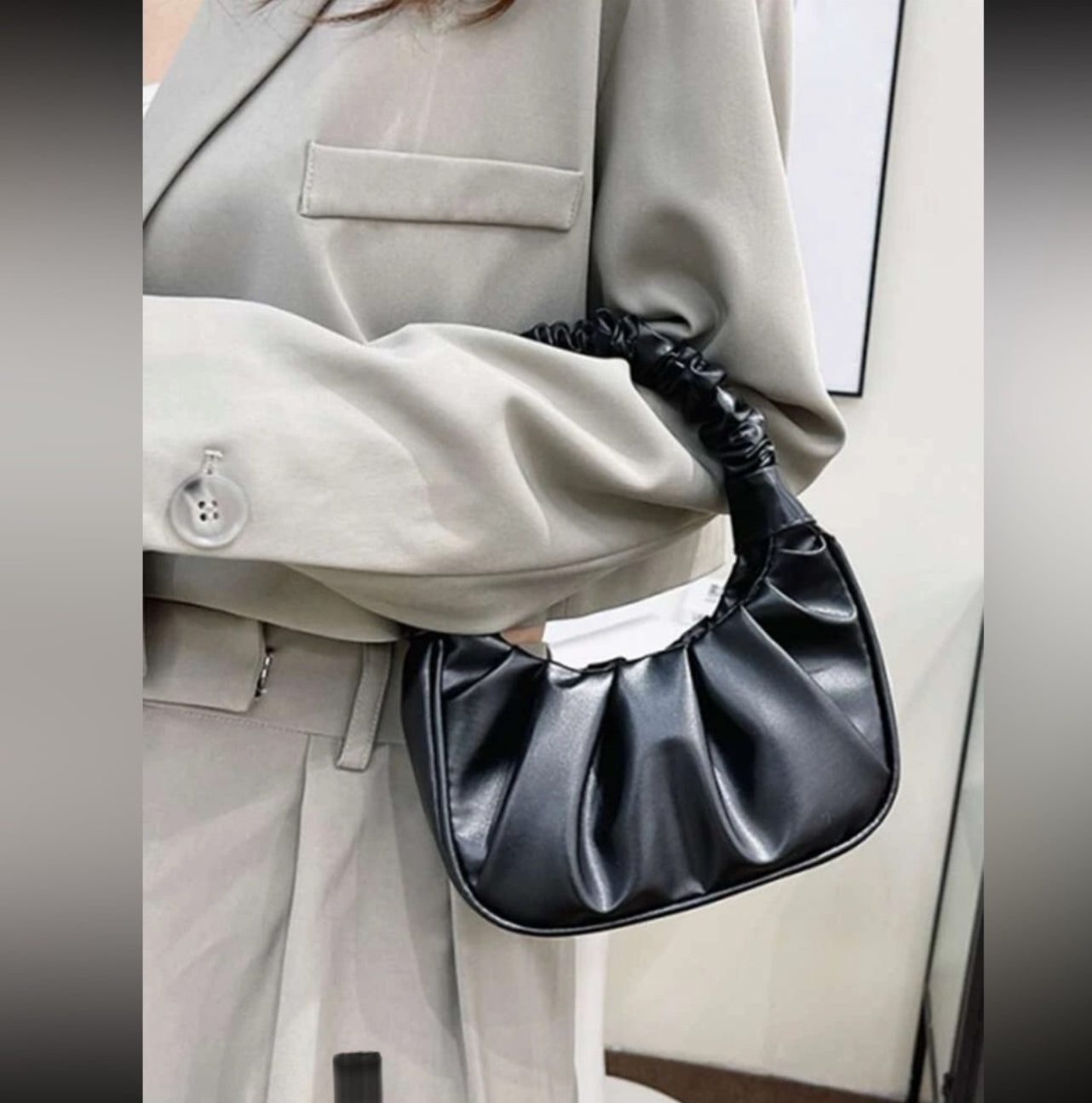 Trendy Scrunch Handle Shoulder Bag – Sleek & Stylish