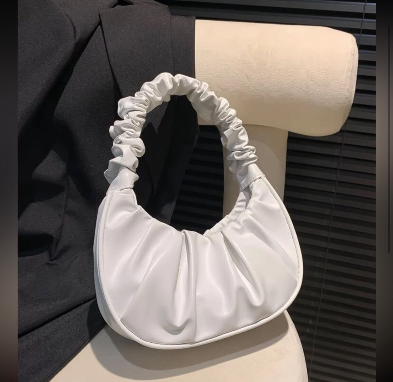 Trendy Scrunch Handle Shoulder mini Bag – Sleek & Stylish