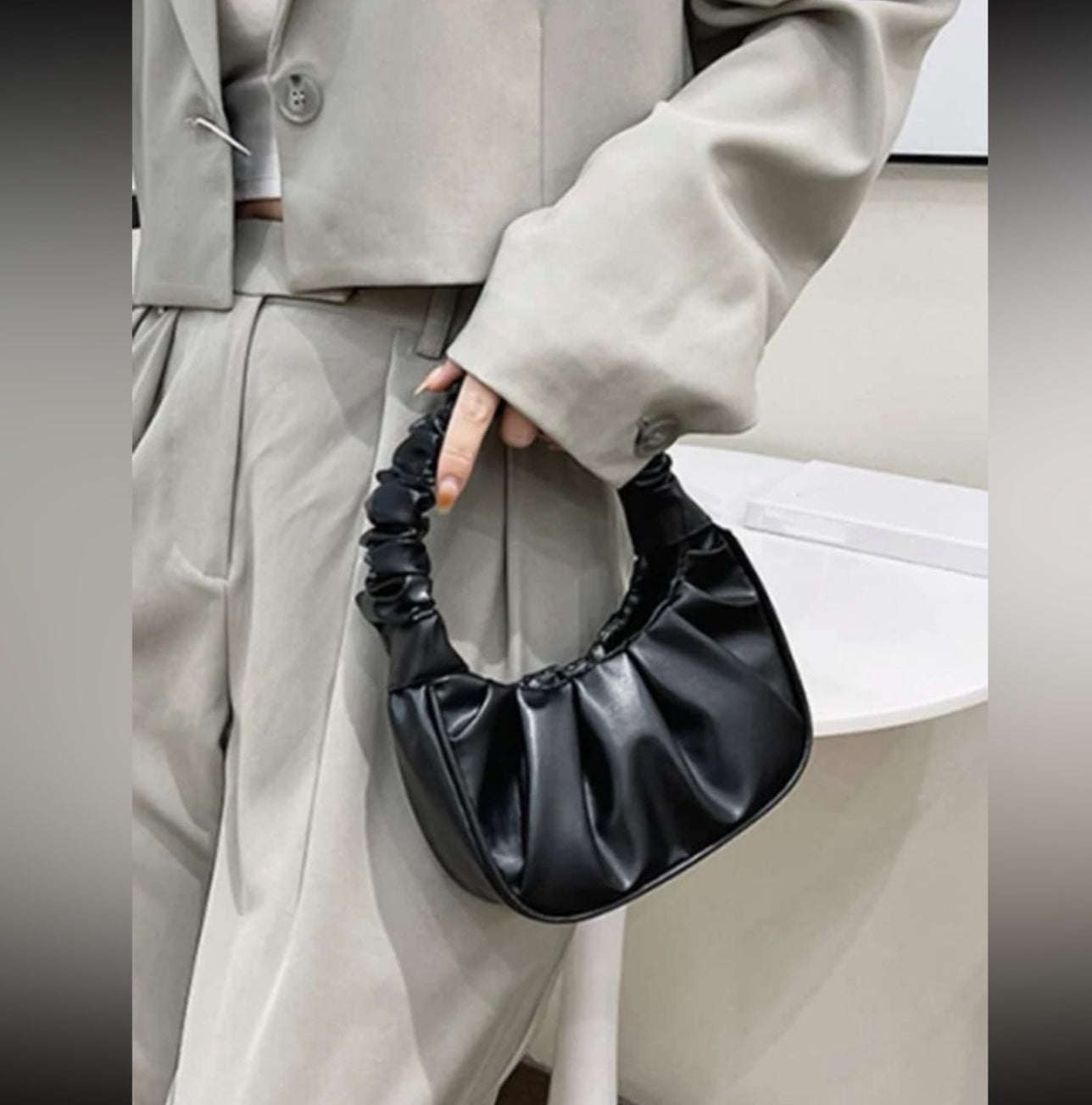 Trendy Scrunch Handle Shoulder Bag – Sleek & Stylish