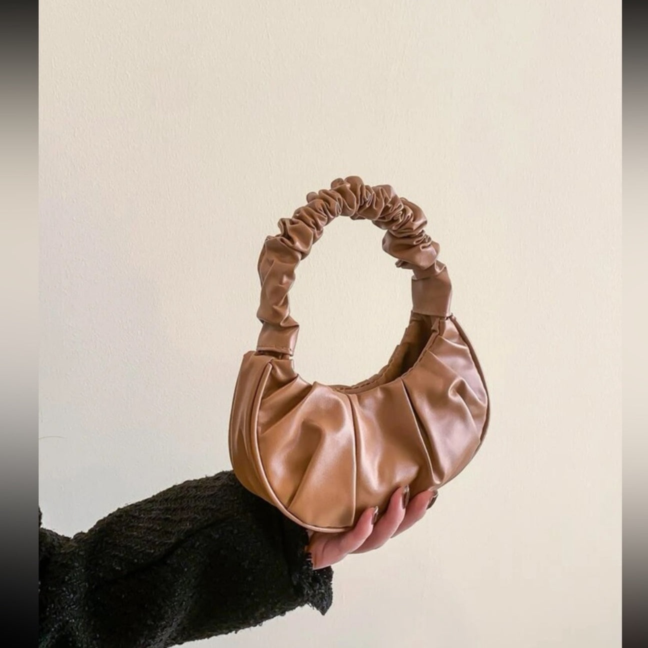 Trendy Scrunch Handle Shoulder MINI Bag – Sleek & Stylish