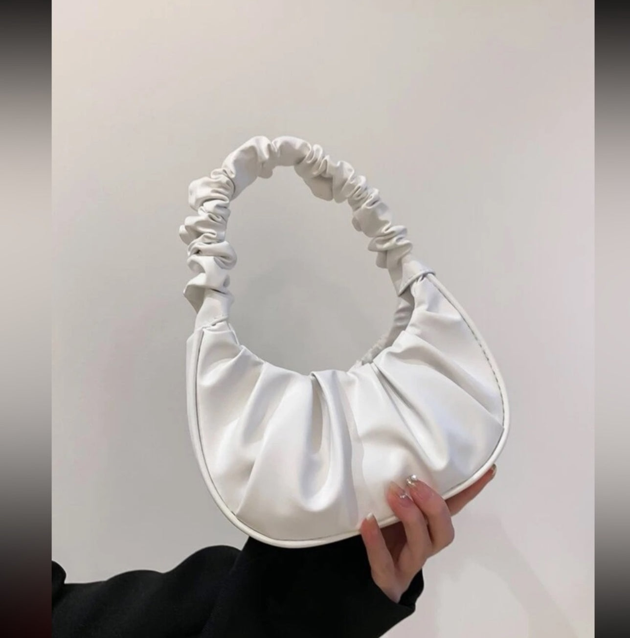 Trendy Scrunch Handle Shoulder mini Bag – Sleek & Stylish