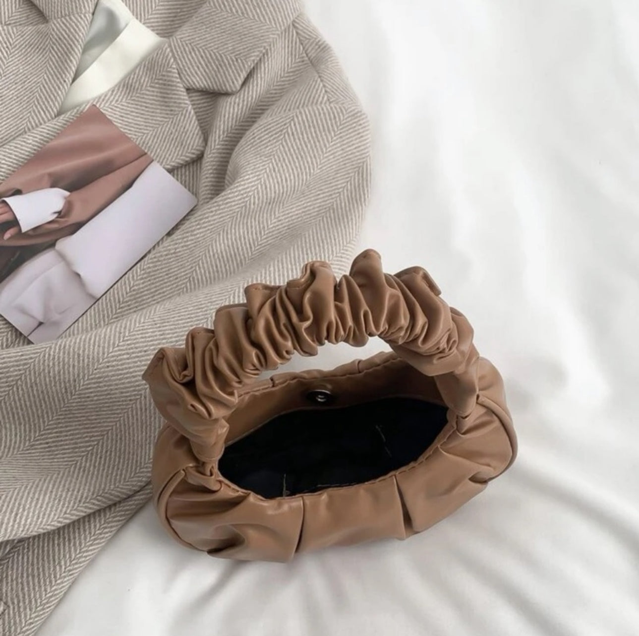 Trendy Scrunch Handle Shoulder MINI Bag – Sleek & Stylish