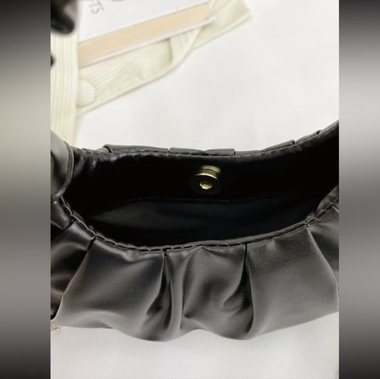 Trendy Scrunch Handle Shoulder Bag – Sleek & Stylish